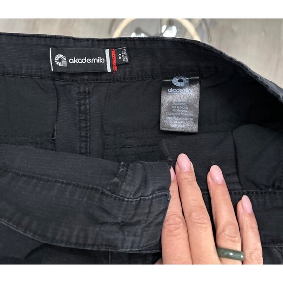 Akademiks Mens Black Cargo Shorts Size 40 Cotton/Spandex with Multiple Pockets & - Picture 3 of 6